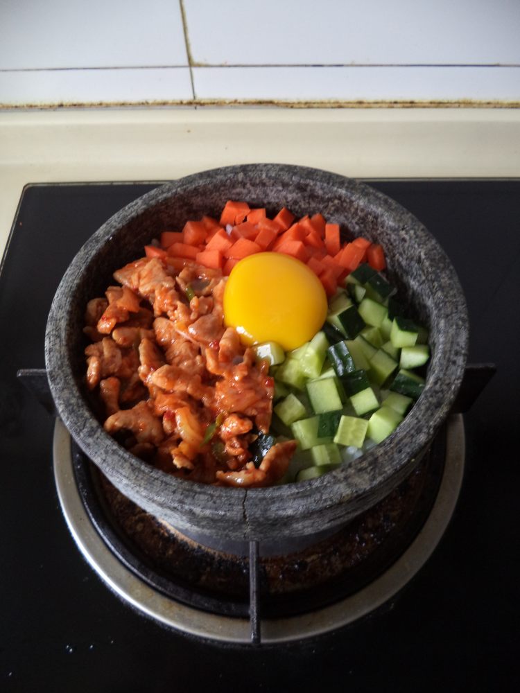 猪肉泡菜石锅拌饭步骤12