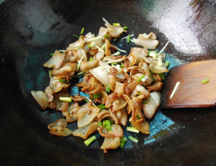 辣白菜炒五花肉步骤6