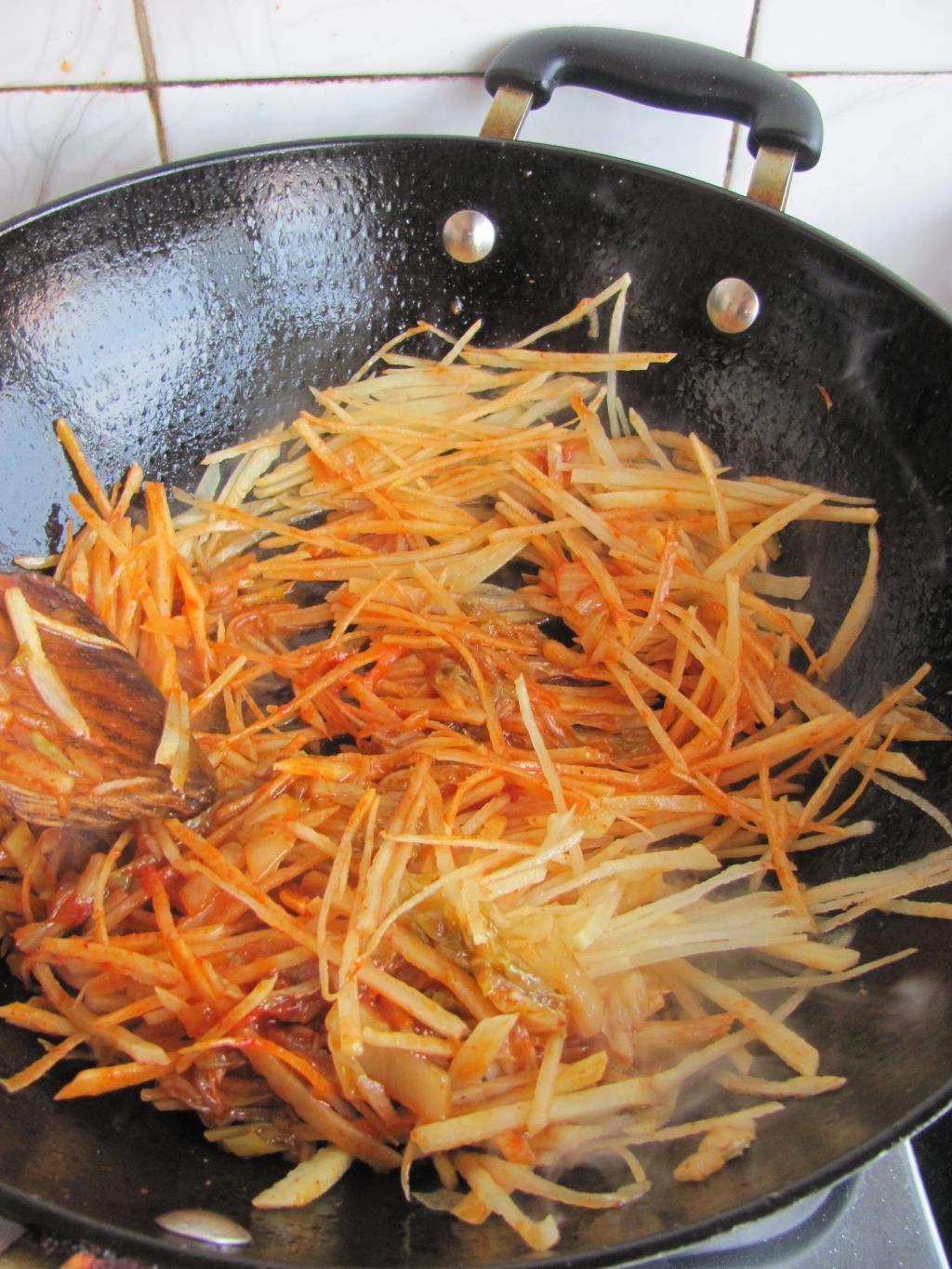 韩式泡菜炒土豆丝步骤5
