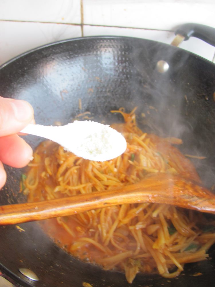 韩式泡菜炒土豆丝步骤9