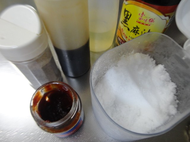 韩式排骨泡菜锅步骤2
