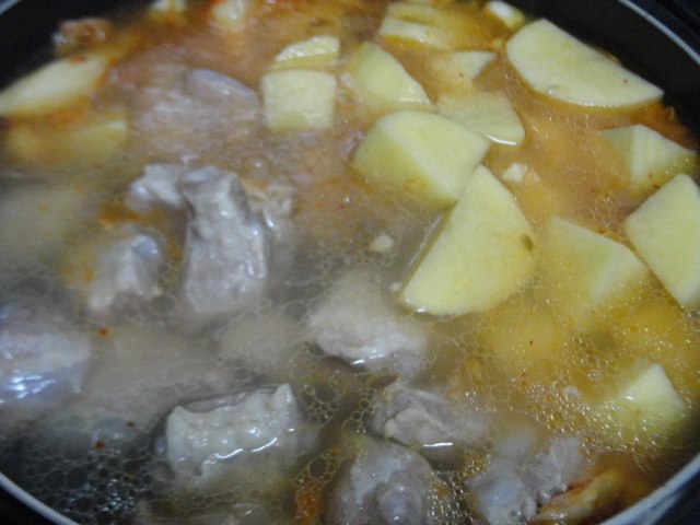 韩式排骨泡菜锅步骤12