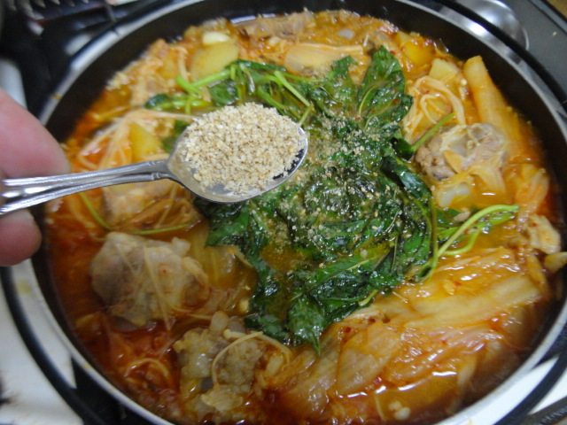韩式排骨泡菜锅步骤17