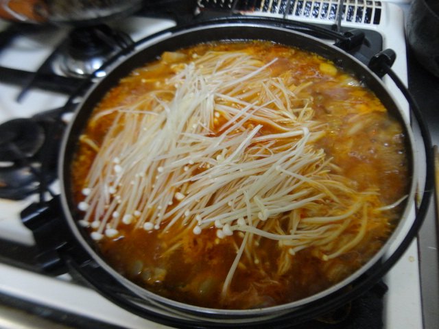 韩式排骨泡菜锅步骤14