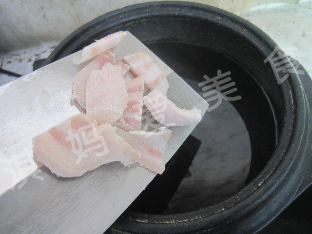 酸辣泡菜汤步骤3