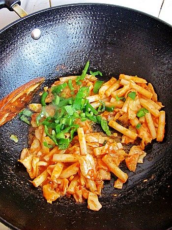 韩式泡菜炒年糕步骤8