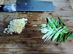 韩式拌蕨菜步骤3
