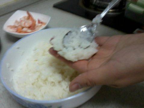 虾仁紫菜包饭步骤11
