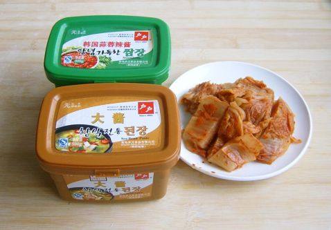 韩式泡菜豆腐煲步骤2