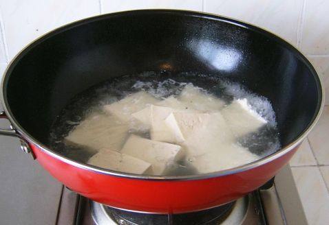 韩式泡菜豆腐煲步骤3