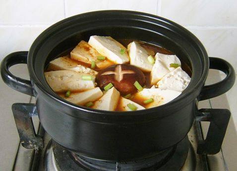 韩式泡菜豆腐煲步骤9