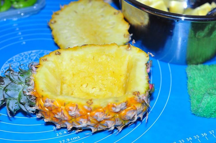 泰式菠萝炒饭步骤2