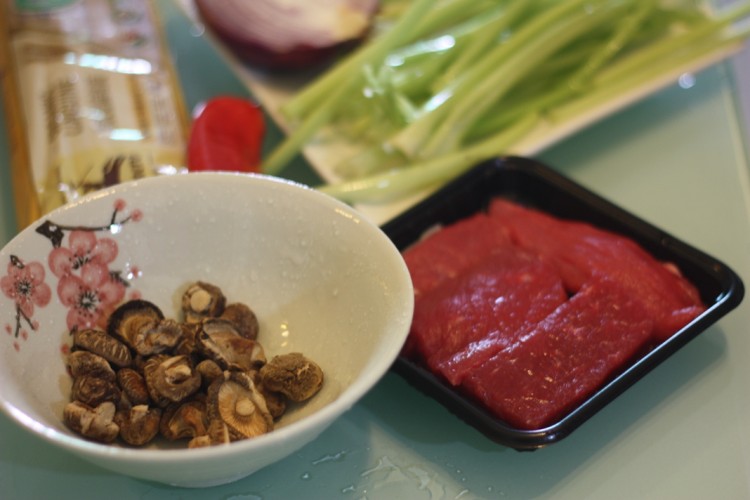 黑椒牛肉酱意大利面步骤1