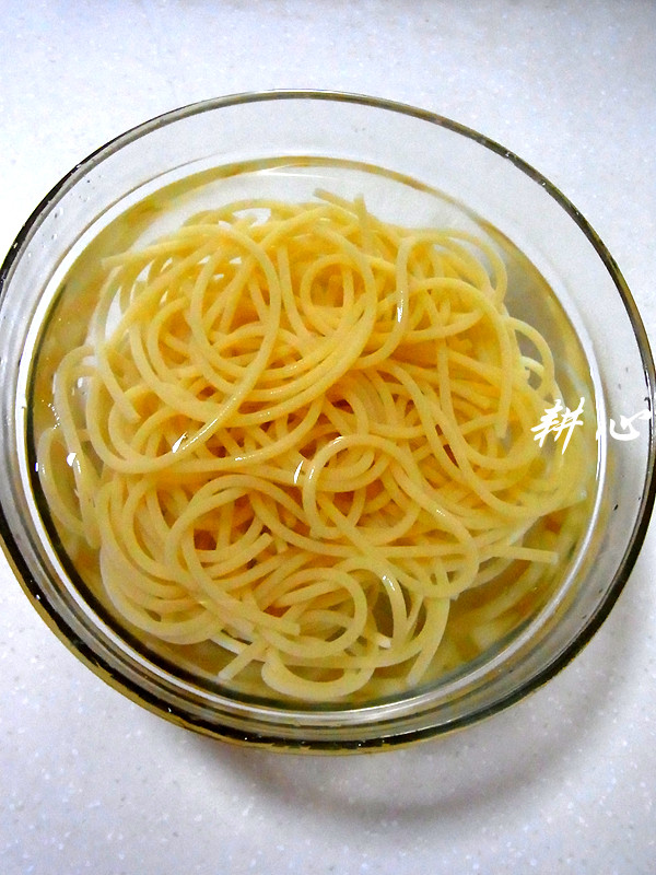 黑松露酱意粉步骤2