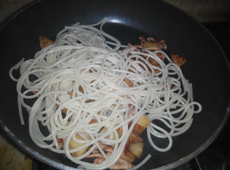 黑椒土豆肉丝意面步骤6