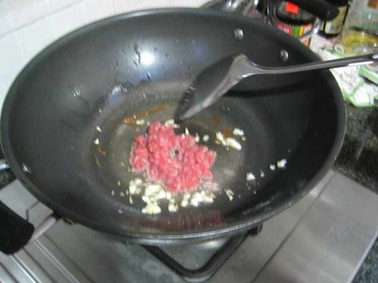 番茄肉末意粉步骤4