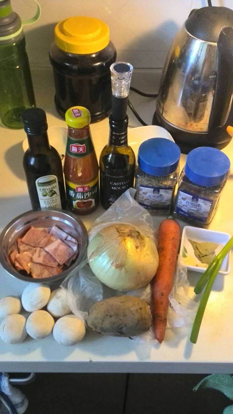 法式红酒烩牛肉步骤1