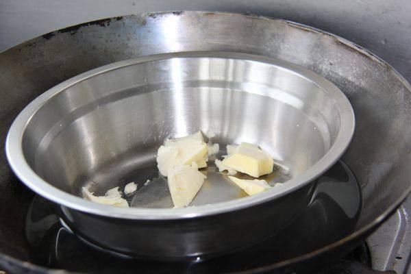牛奶方块小饼干步骤1