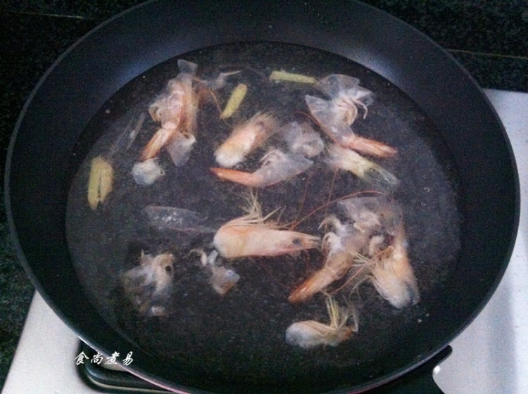 咖喱鱼蛋鲜虾面步骤8