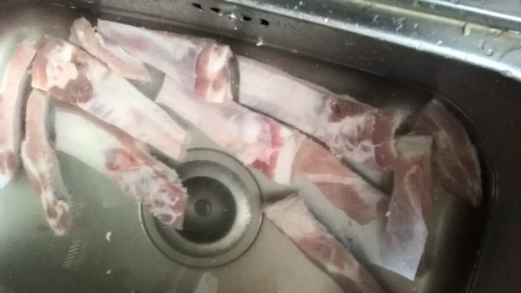 肉骨茶步骤1
