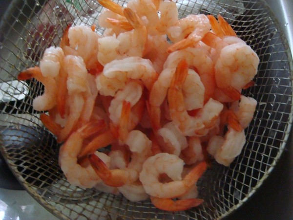 菠萝椰汁炒饭步骤3