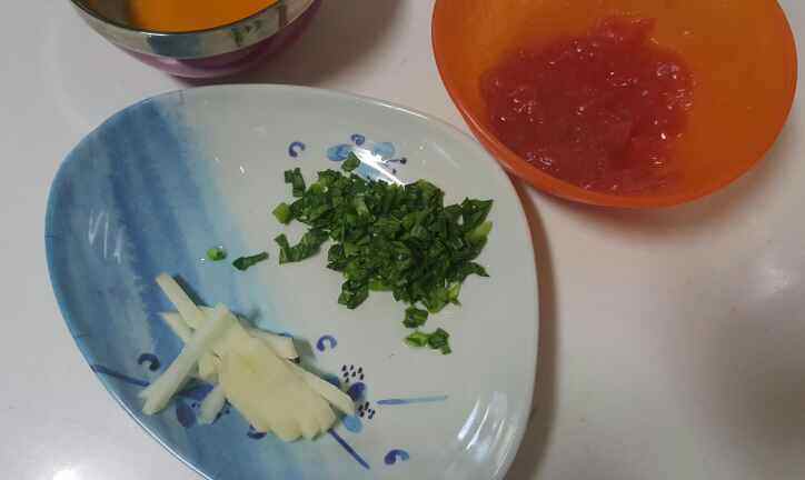 番茄土豆疙瘩汤步骤1