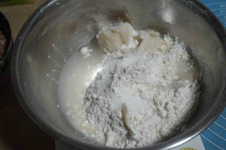 榨菜鲜肉月饼步骤5