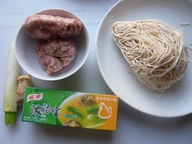 辣肉面步骤1