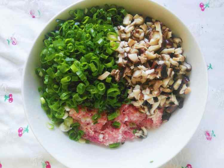 香菇猪肉抄手步骤3