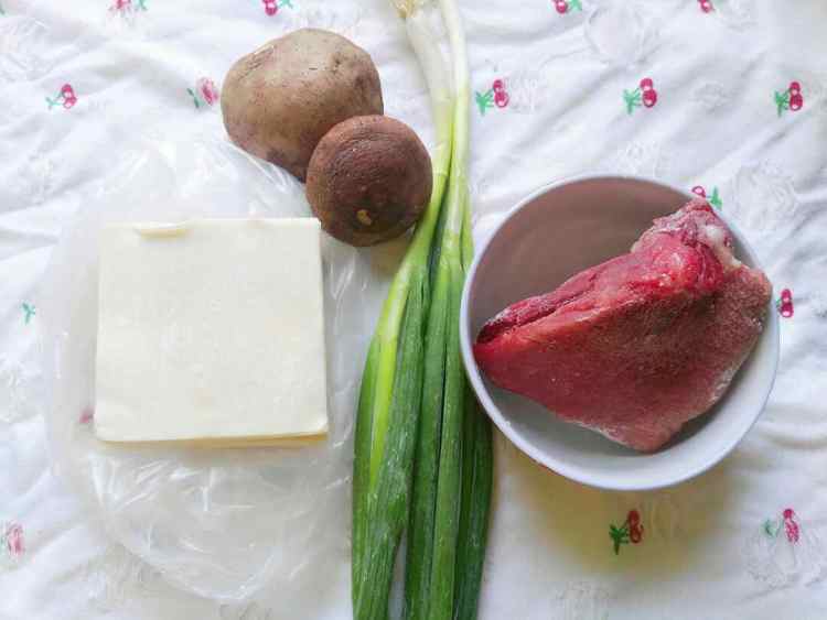 香菇猪肉抄手步骤1