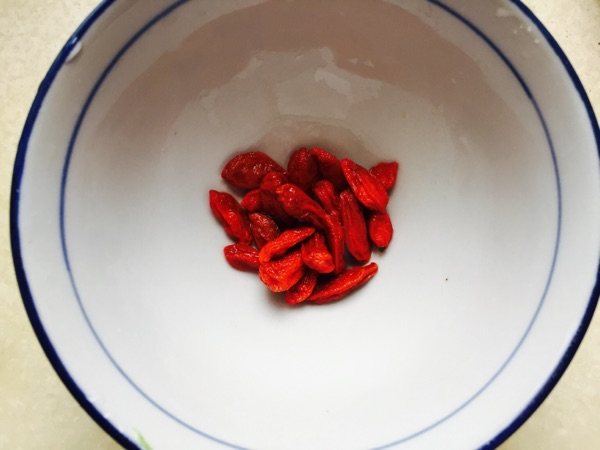 桂花酒酿圆子步骤1