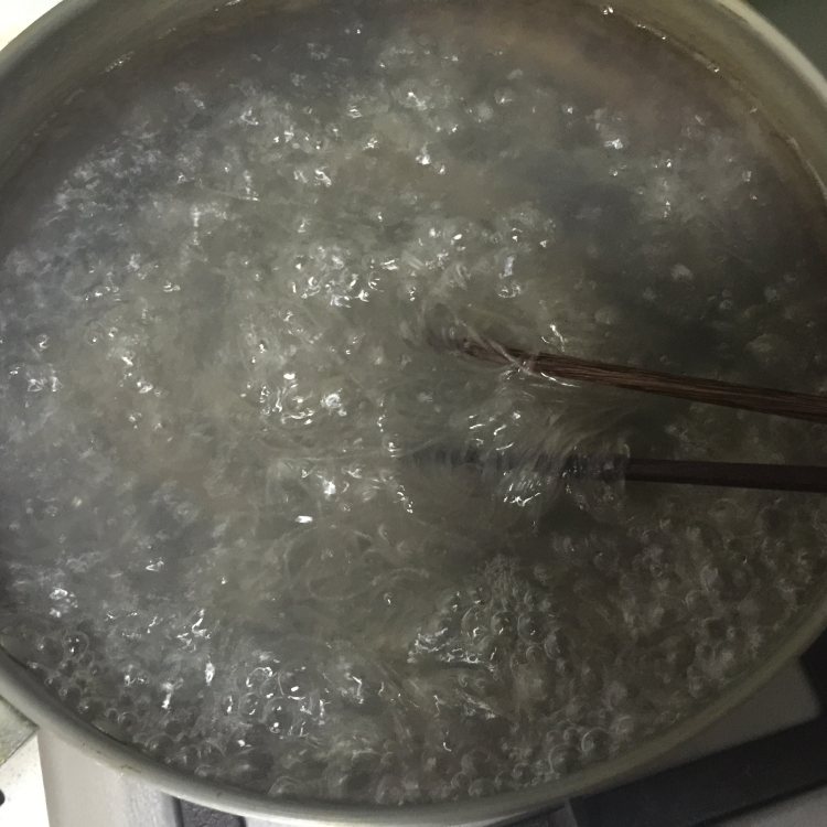 川味酸辣粉步骤5