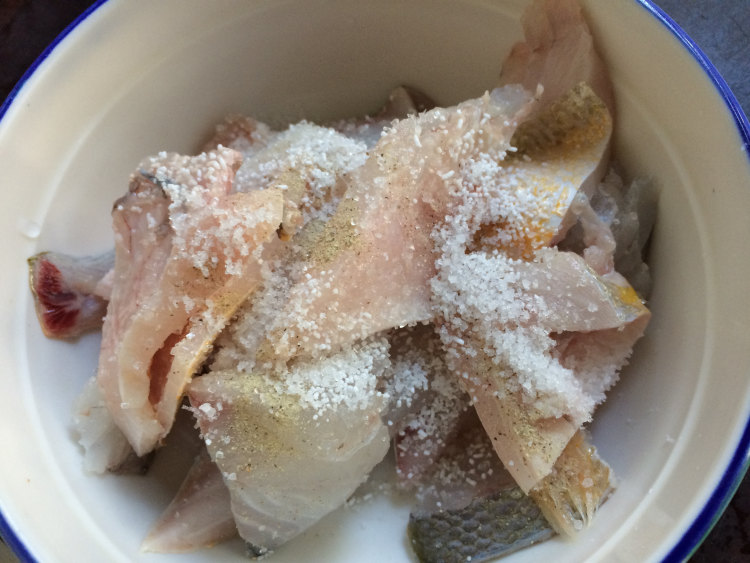 雪菜黄鱼面步骤7