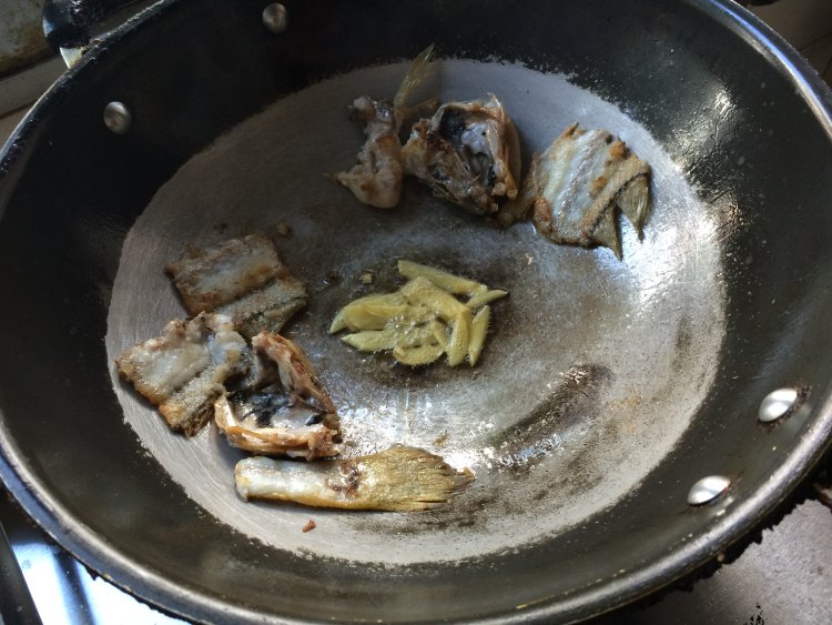 雪菜黄鱼面步骤9
