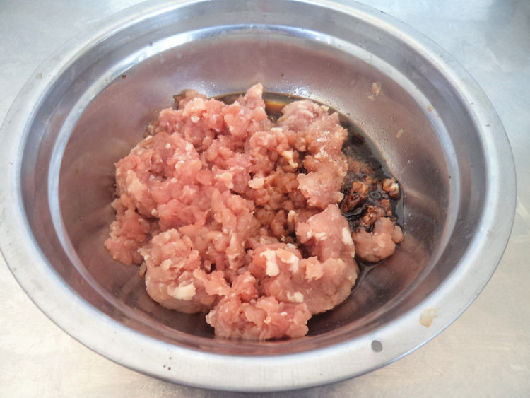 鲜肉蒸馄饨步骤1