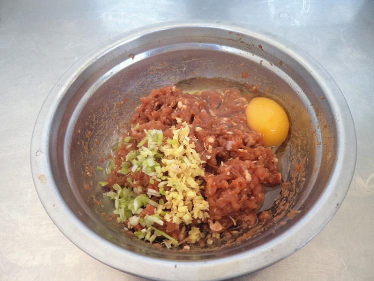 鲜肉蒸馄饨步骤2