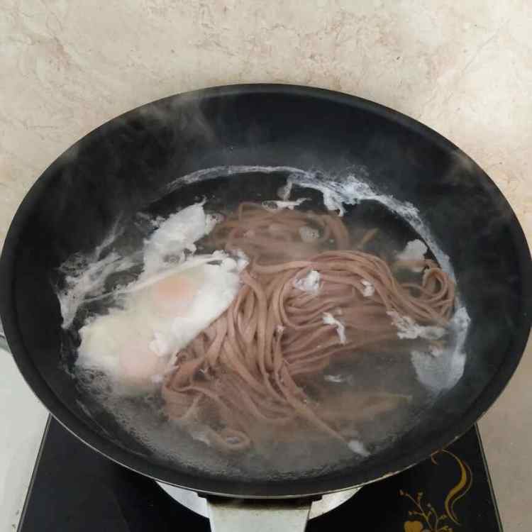 褐麦阳春面步骤10