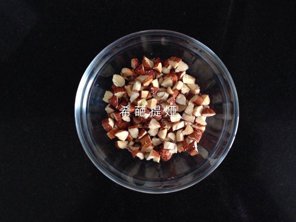 茶香杏仁苏式月饼步骤5