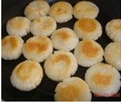 炒糖油粑粑步骤5