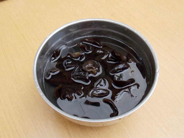 素蒸木耳步骤3