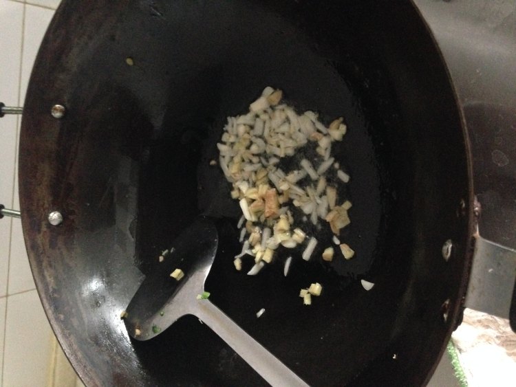 苦瓜小炒肉步骤3