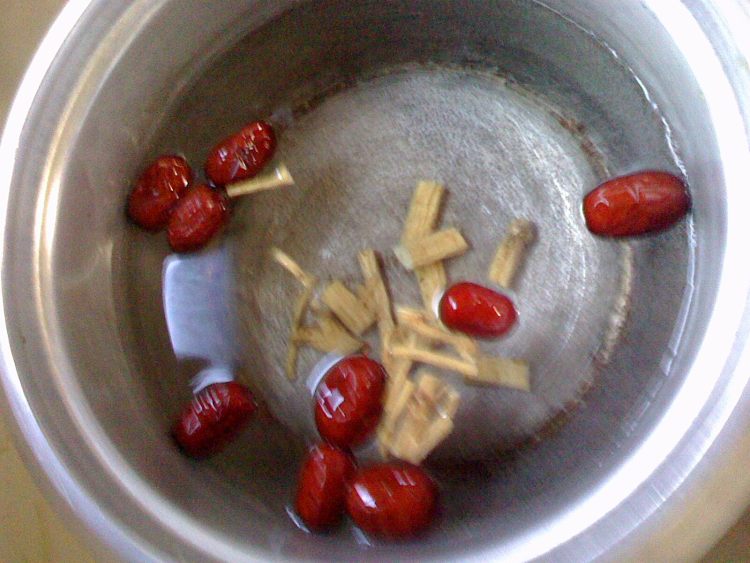 菠菜猪心汤步骤2