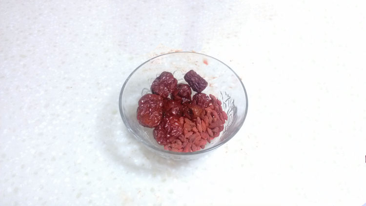 茶树菇炖土鸡步骤1
