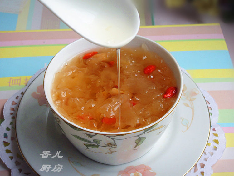 花旗参炖银耳步骤6