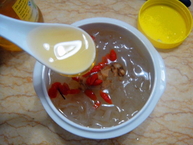 花旗参炖银耳步骤5