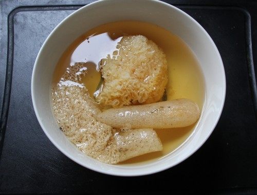 银耳竹荪莲子汤步骤2