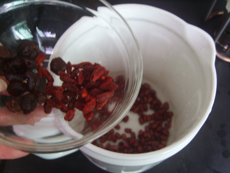 桂圆枸杞红豆豆奶步骤3