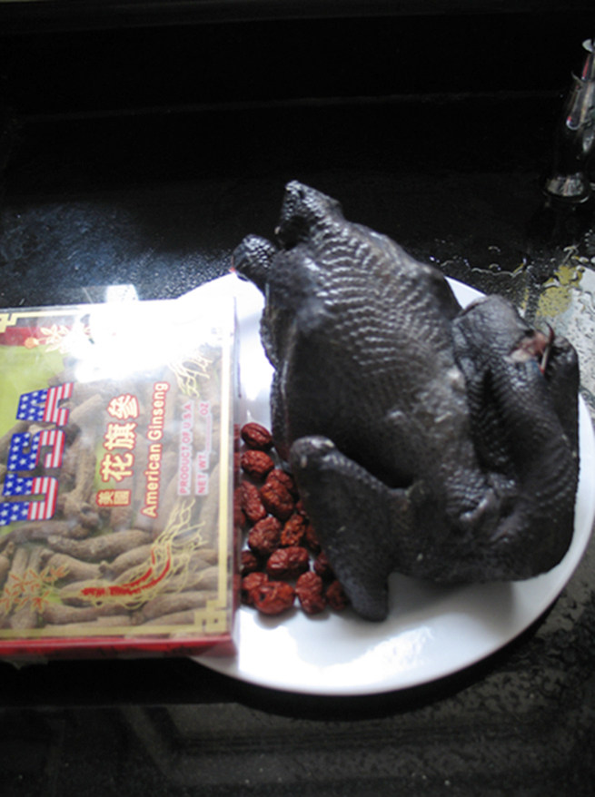 花旗参乌鸡汤步骤1