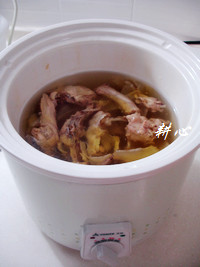 玉竹花旗参煲鸡汤步骤7