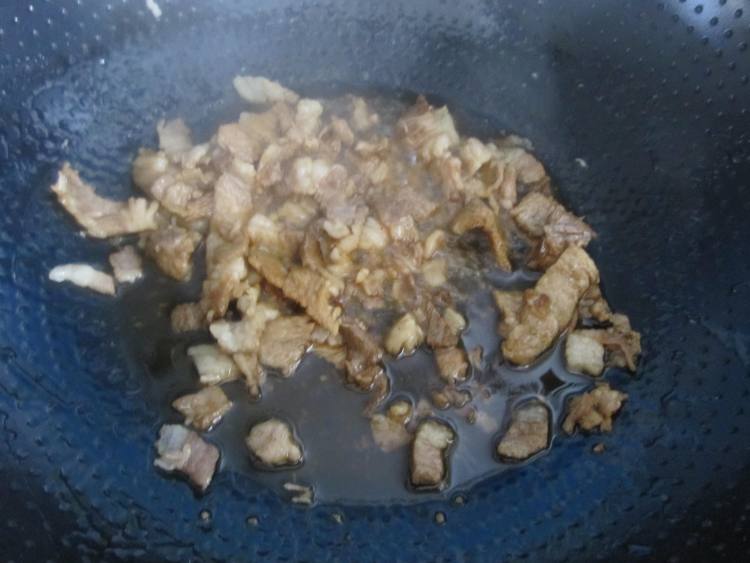 肉片炒双耳步骤4